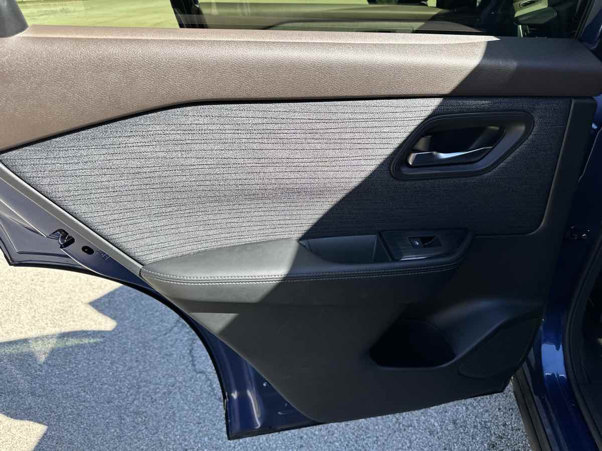 Photo 20 of this Nissan Rogue