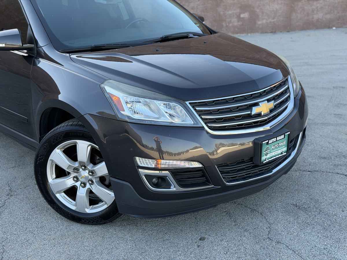 Photo 2 of this Chevrolet Traverse