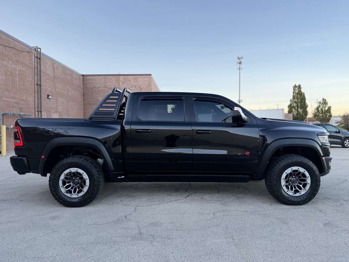 Photo 12 of this Ram 1500
