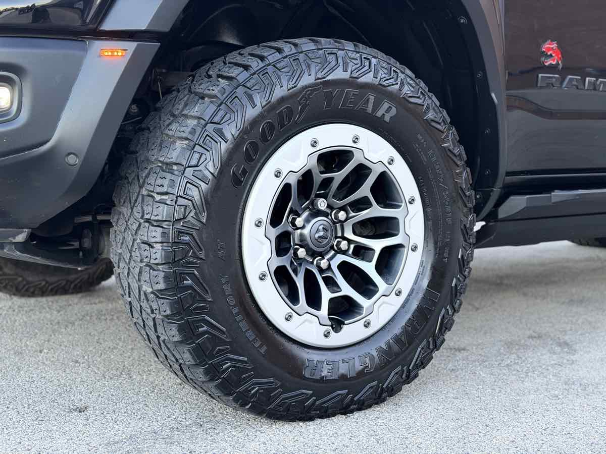 Photo 18 of this Ram 1500