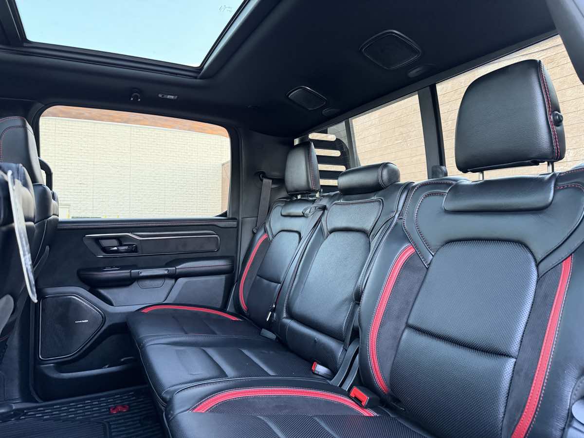 Photo 32 of this Ram 1500