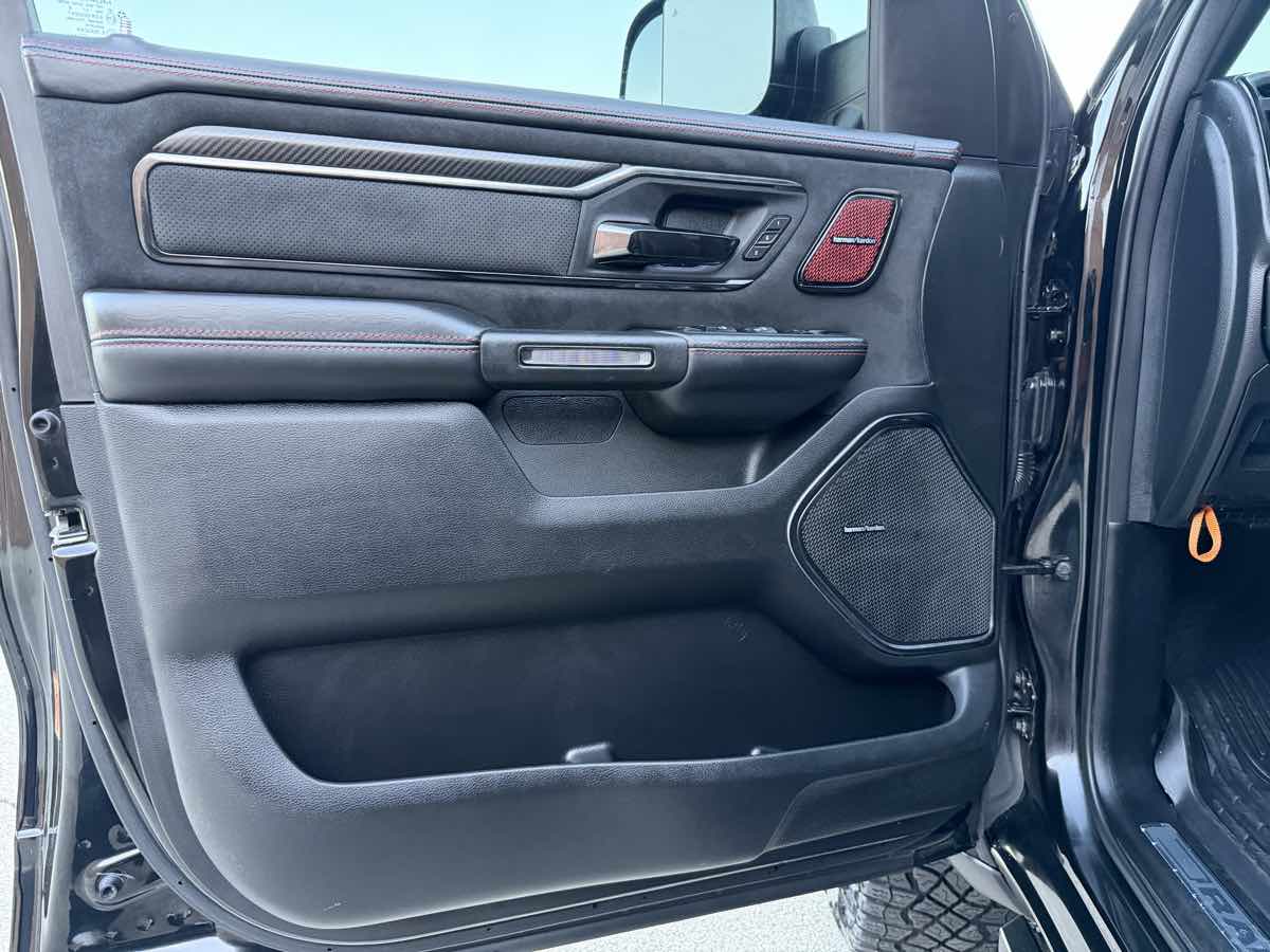 Photo 40 of this Ram 1500