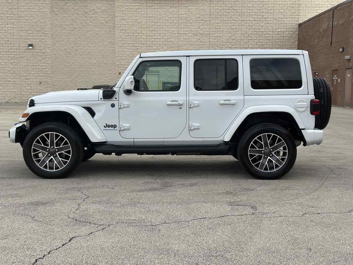 Photo 8 of this Jeep Wrangler 4xe