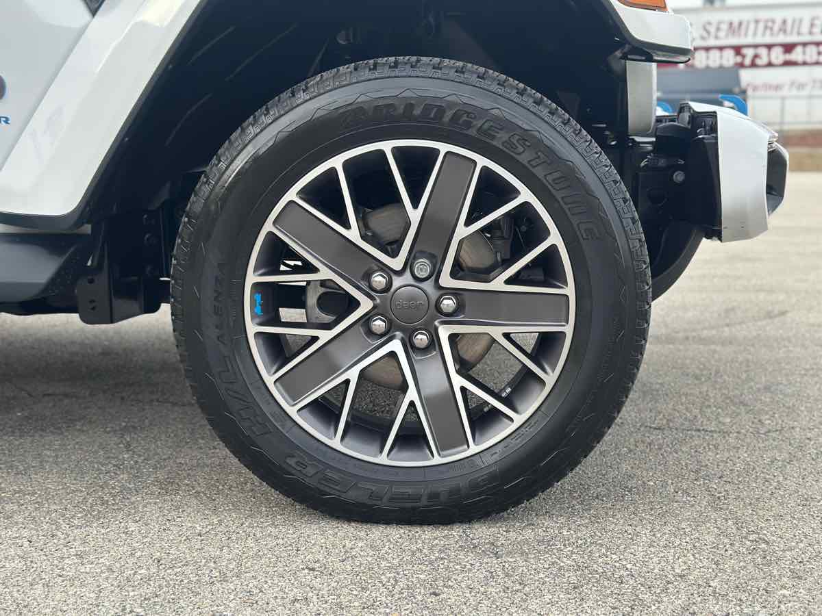 Photo 14 of this Jeep Wrangler 4xe