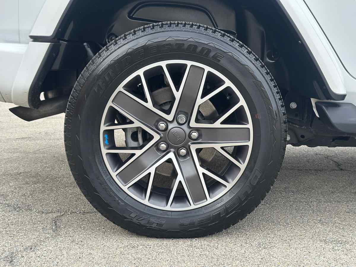 Photo 15 of this Jeep Wrangler 4xe