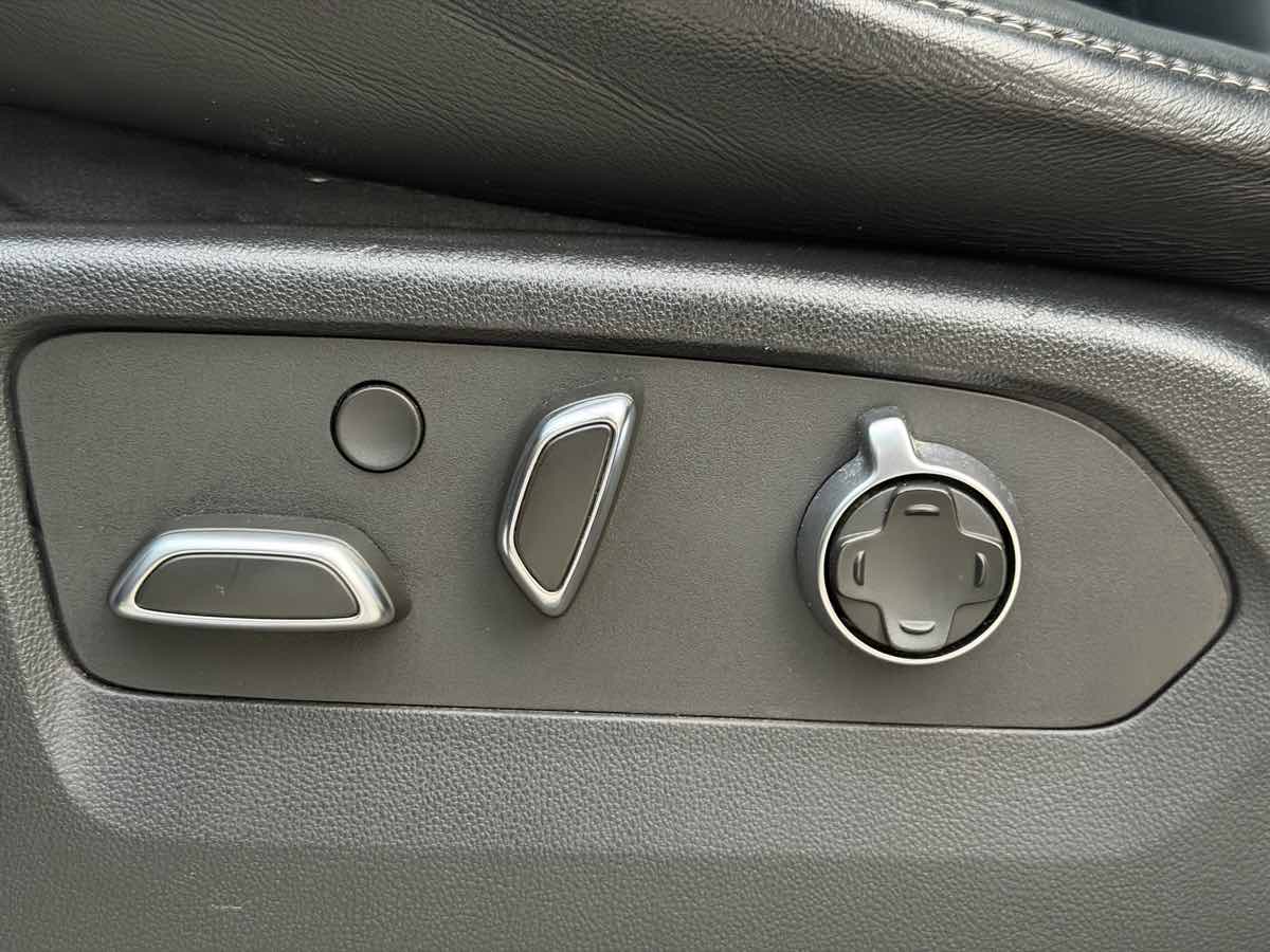 Photo 32 of this Cadillac Escalade