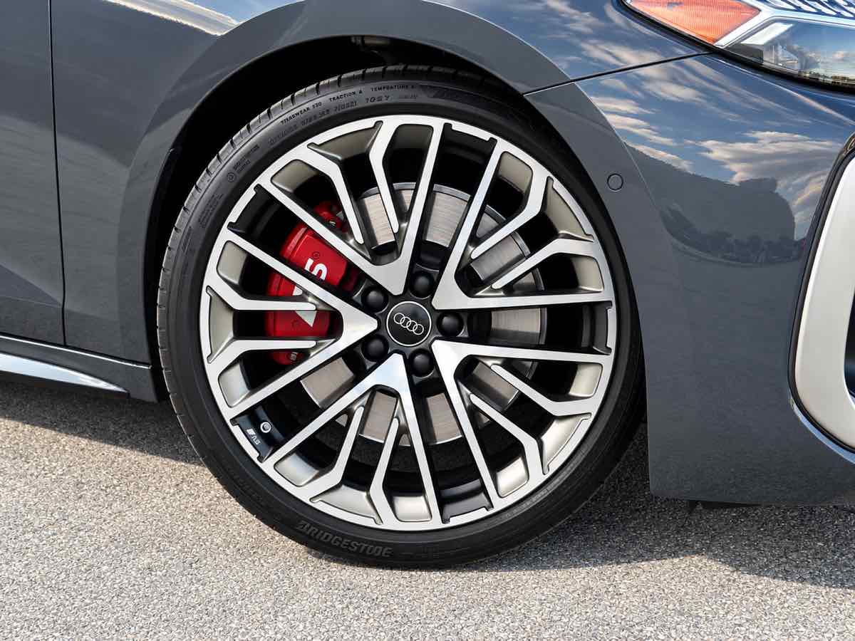 Photo 4 of this Audi S5