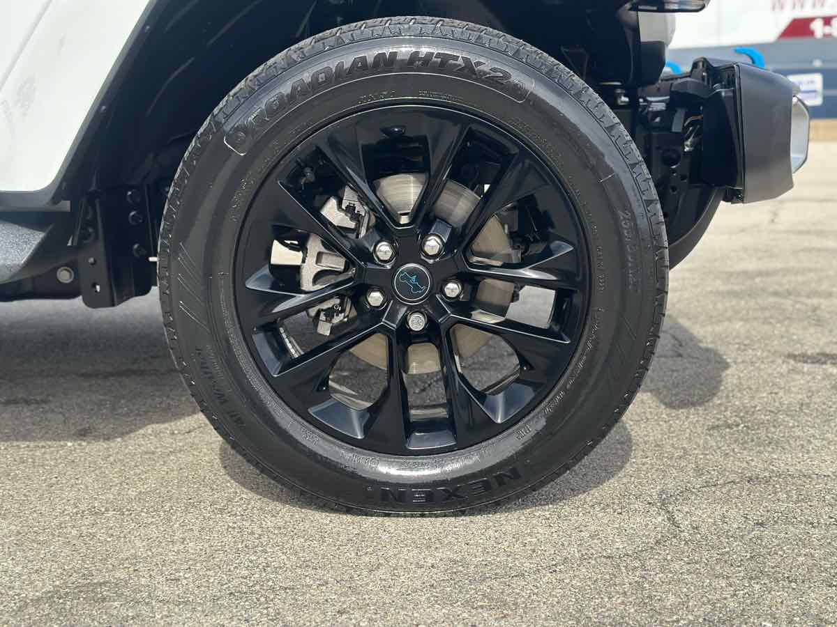 Photo 17 of this Jeep Wrangler 4xe