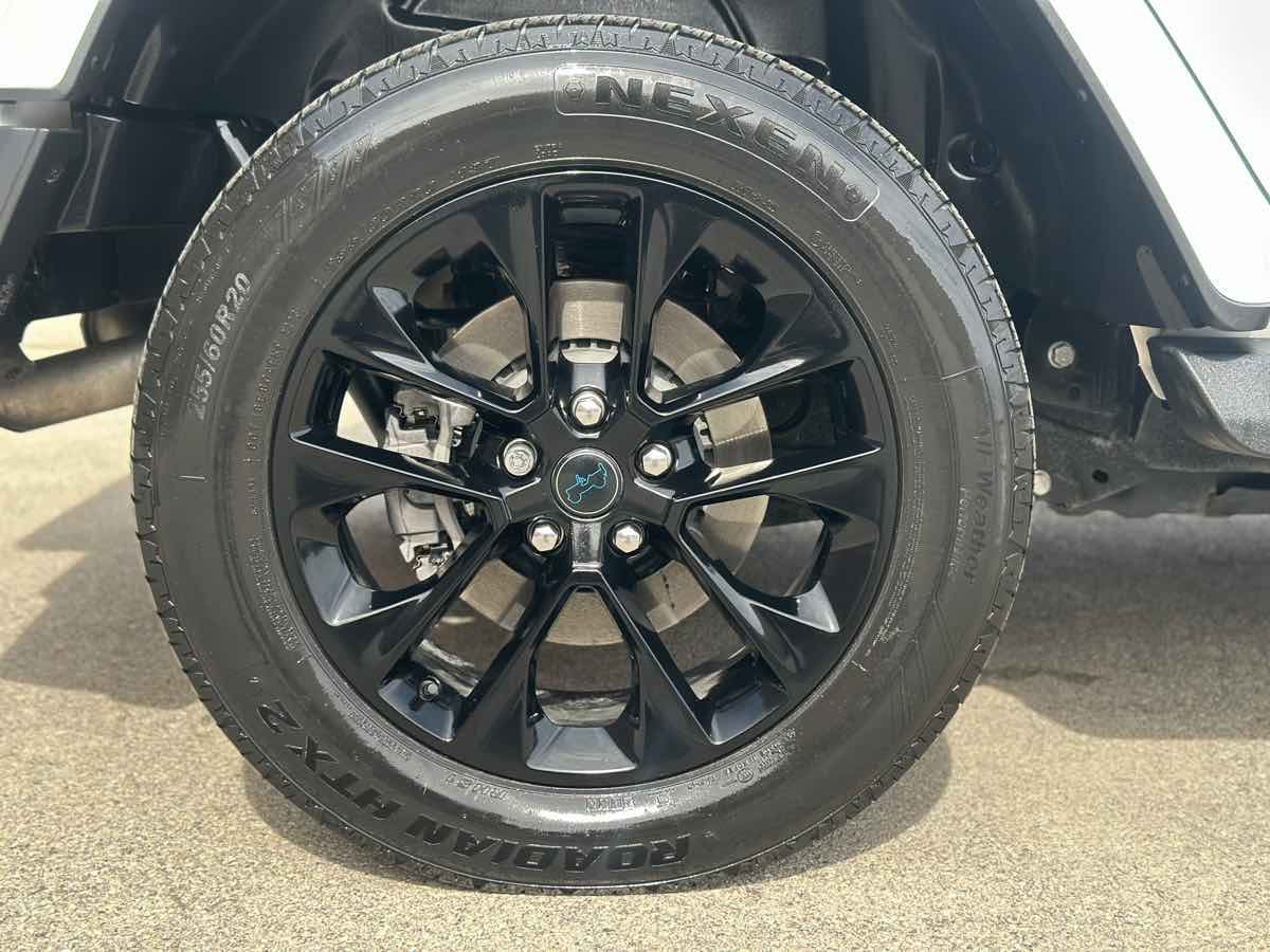 Photo 18 of this Jeep Wrangler 4xe