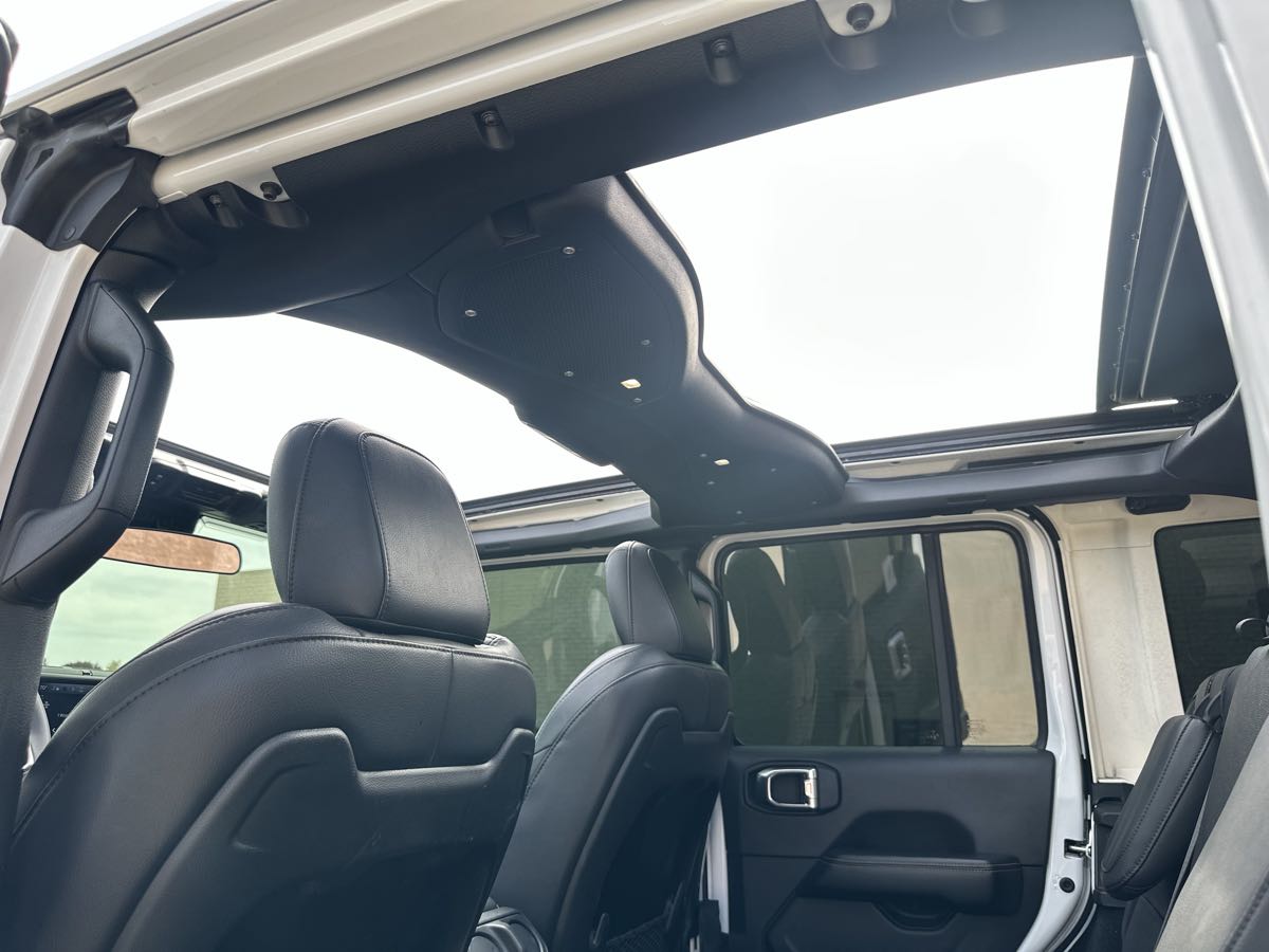 Photo 34 of this Jeep Wrangler 4xe