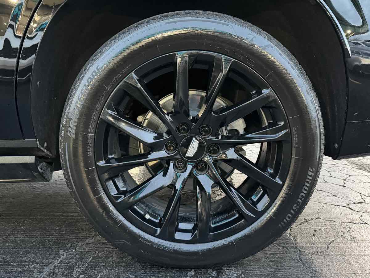 Photo 16 of this Cadillac Escalade