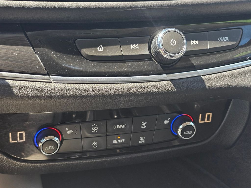 2022 Buick Enclave Essence - Photo 37