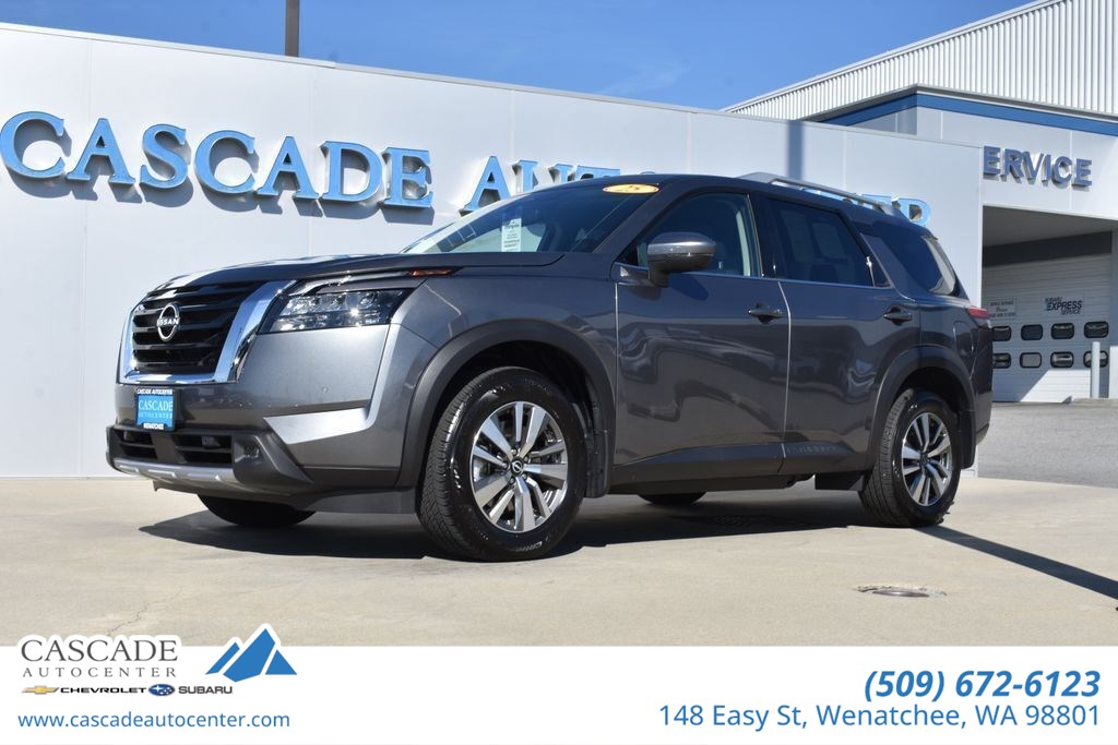 2025 Nissan Pathfinder SL 4WD's photo