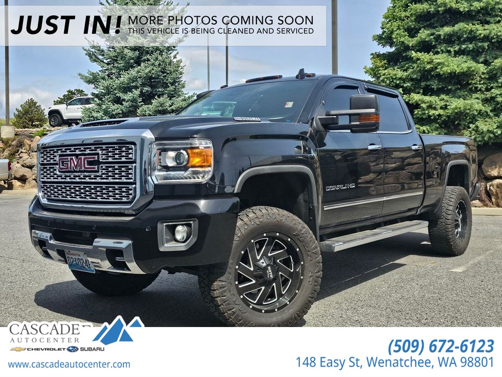 2019 GMC Sierra 4WD Crew Cab Standard Box Denali's photo