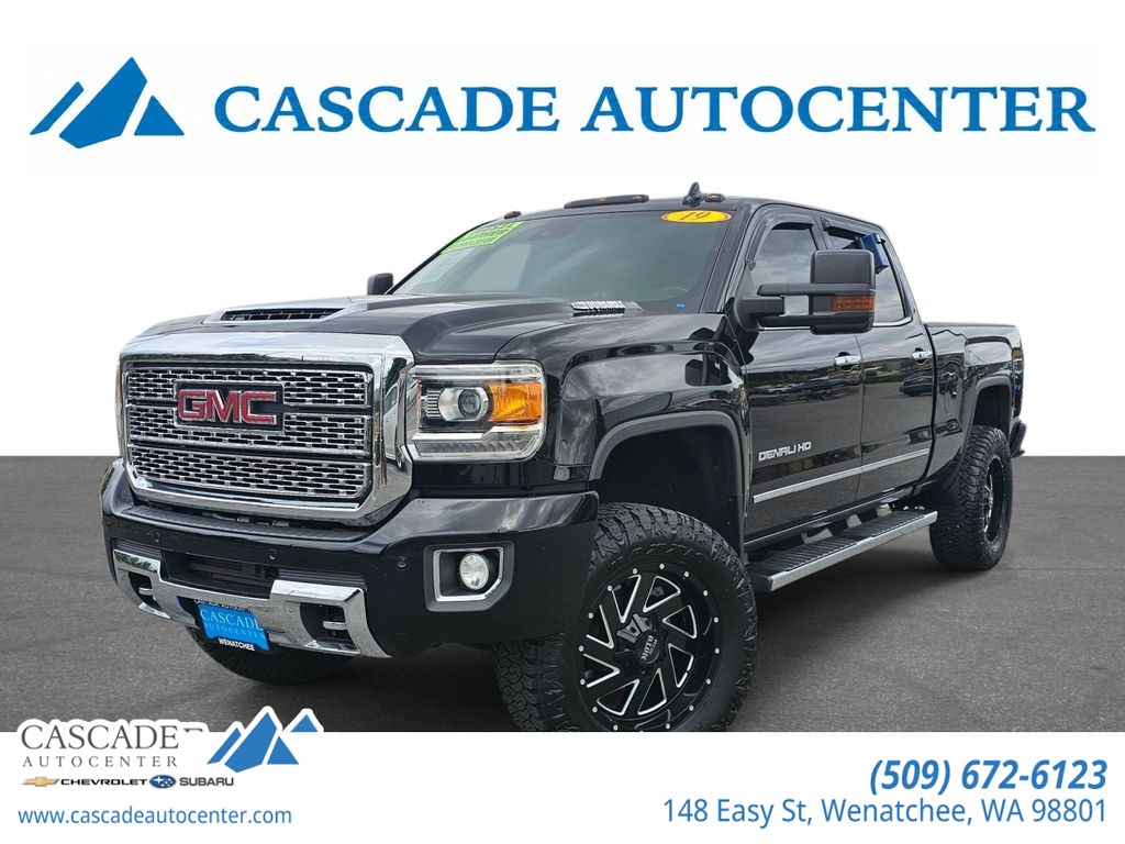 2019 GMC Sierra 4WD Crew Cab Standard Box Denali's photo