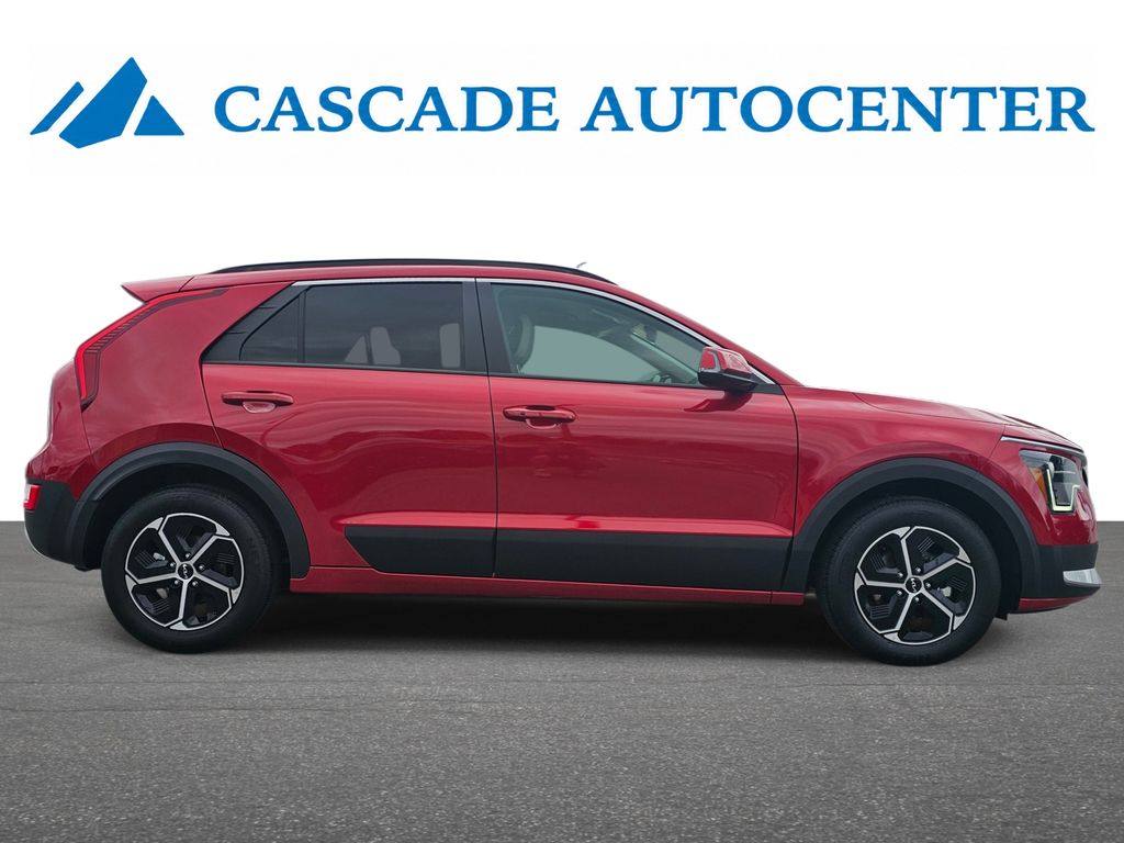 2024 Kia Niro EX - Photo 11