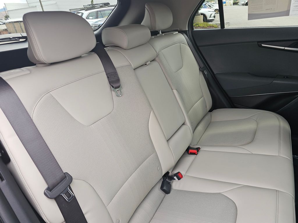 2024 Kia Niro EX - Photo 21