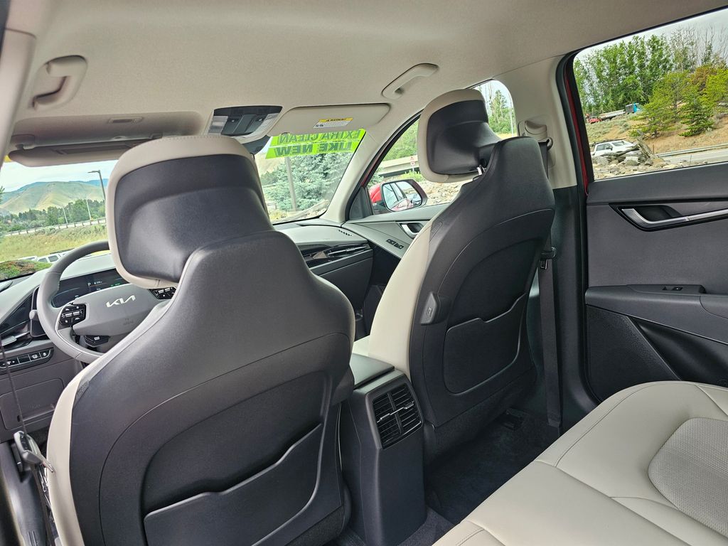 2024 Kia Niro EX - Photo 24