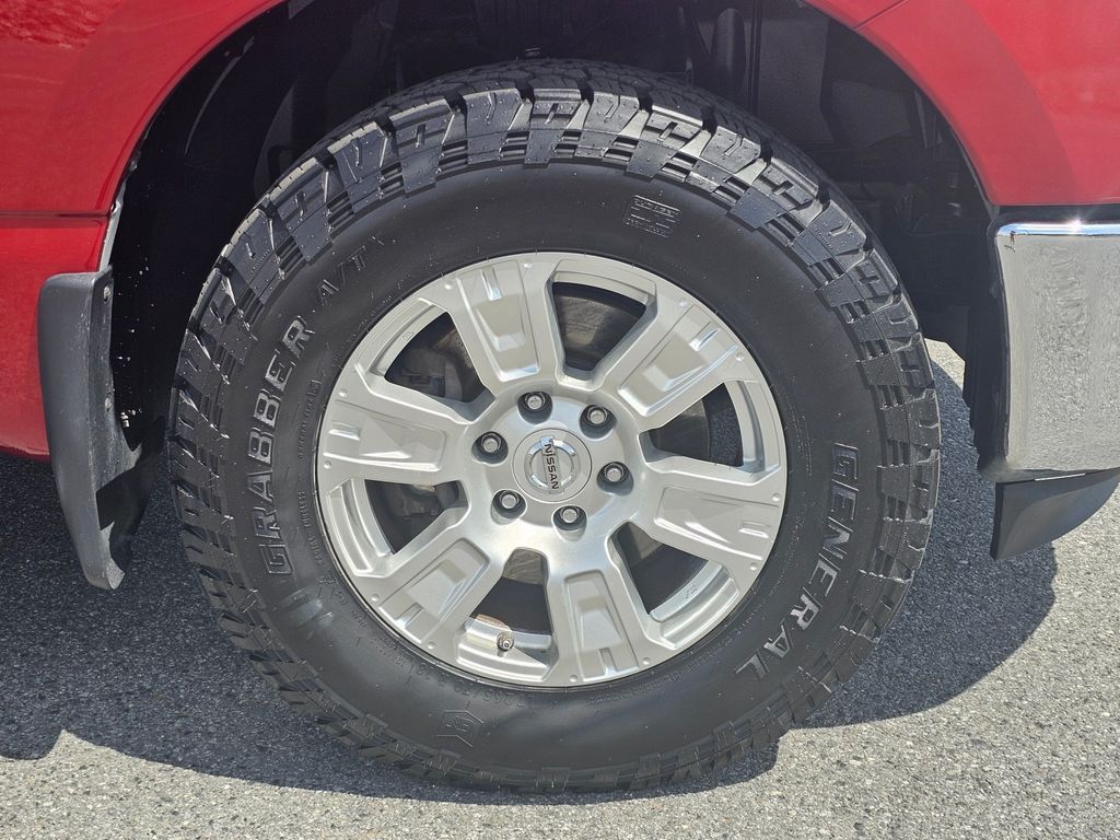 2017 Nissan Titan SV - Photo 17