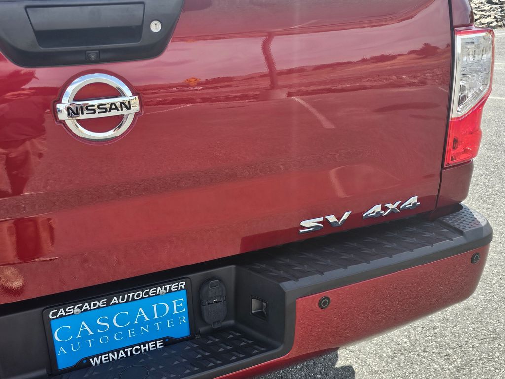 2017 Nissan Titan SV - Photo 21