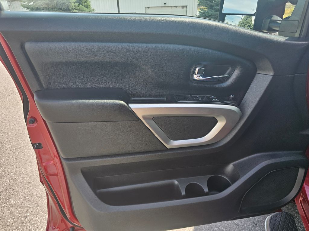 2017 Nissan Titan SV - Photo 29