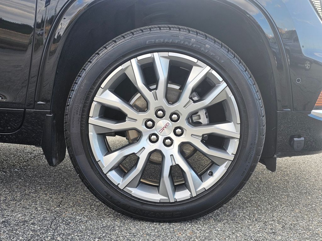 GMC Acadia photo 16