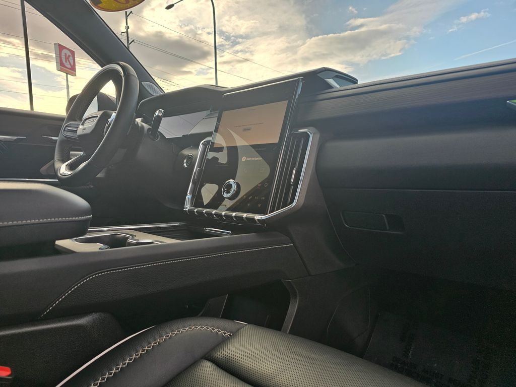 GMC Acadia photo 18