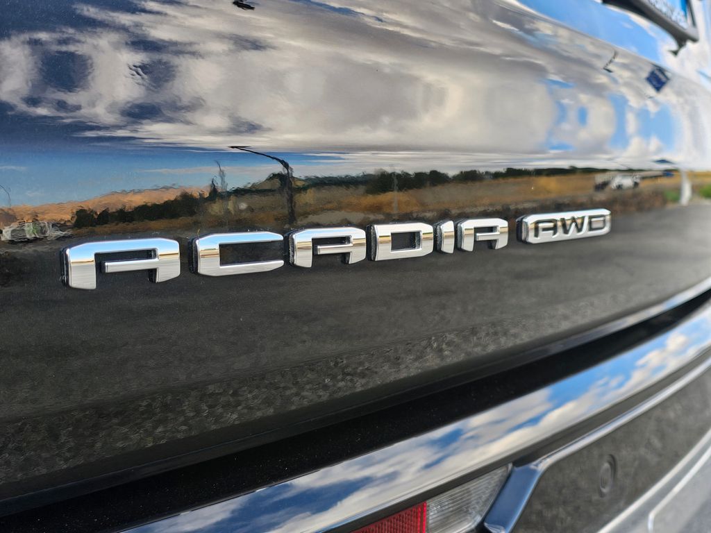 GMC Acadia photo 22
