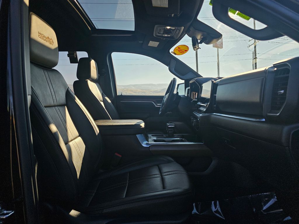 Chevrolet Silverado photo 17