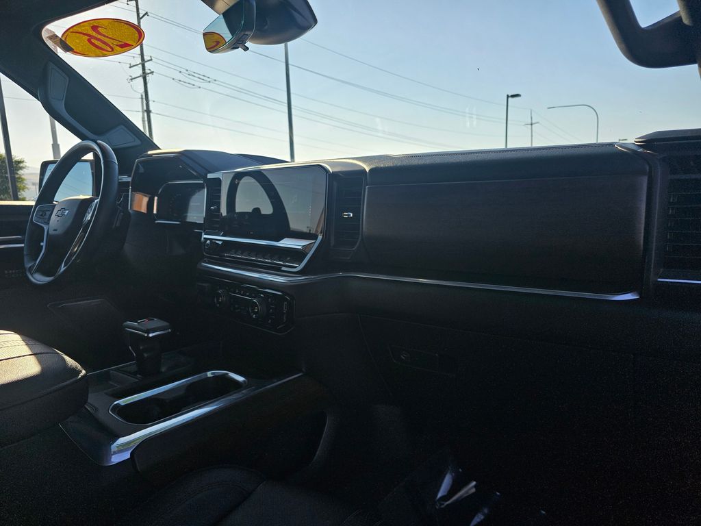 Chevrolet Silverado photo 18