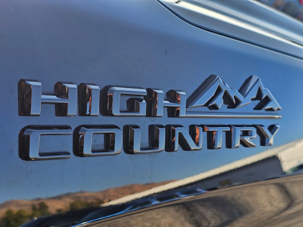 Chevrolet Silverado photo 22