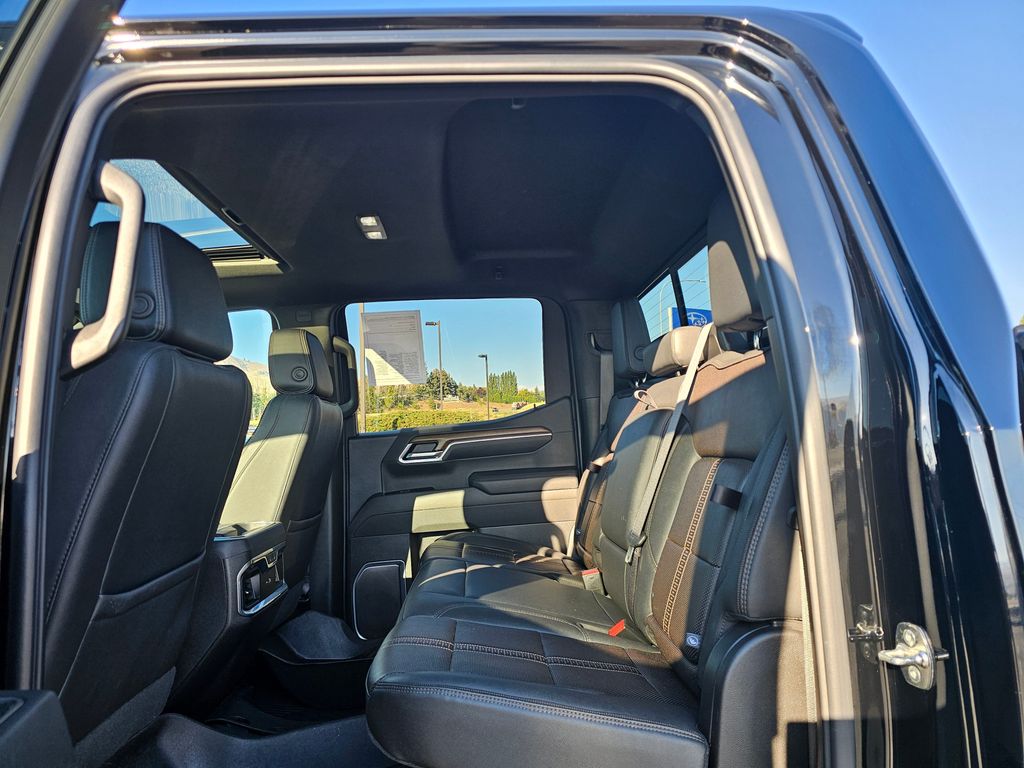Chevrolet Silverado photo 24