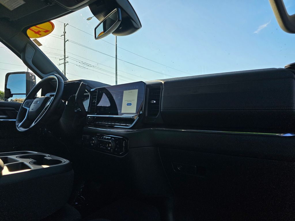 Chevrolet Silverado photo 18