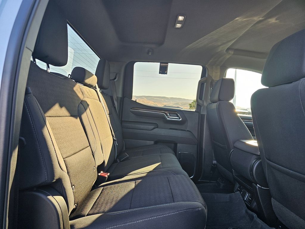 Chevrolet Silverado photo 19