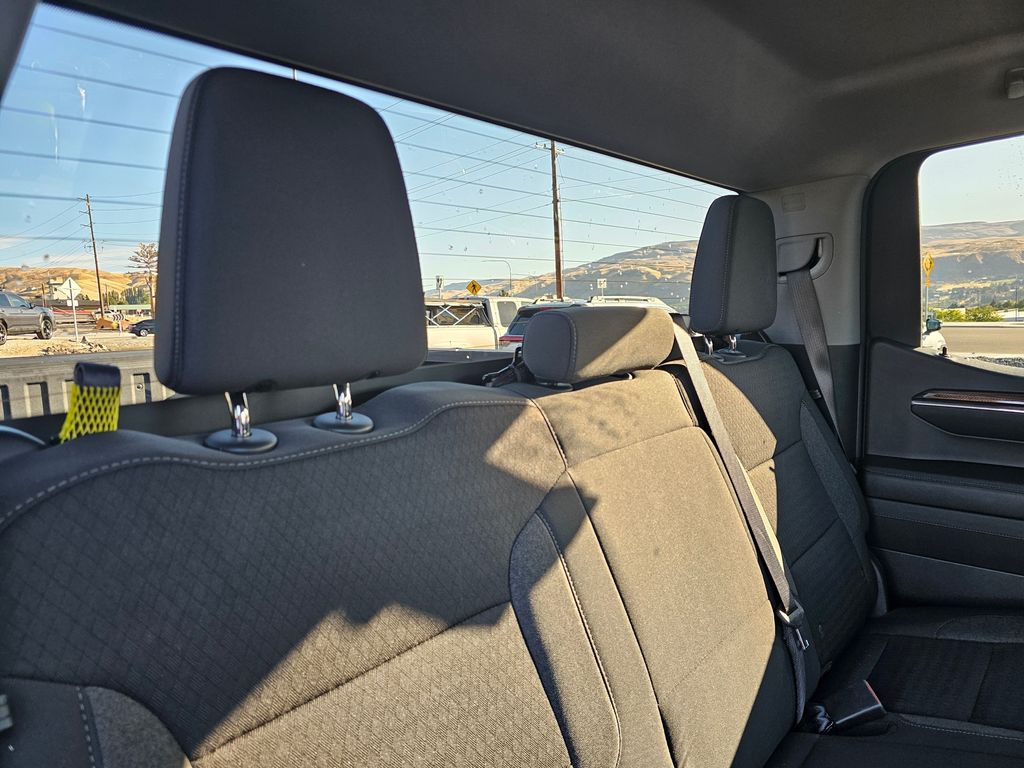 Chevrolet Silverado photo 20
