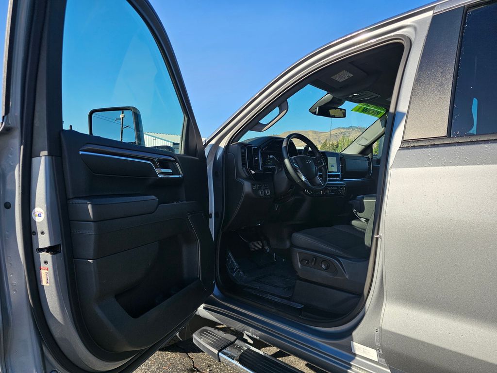 Chevrolet Silverado photo 27
