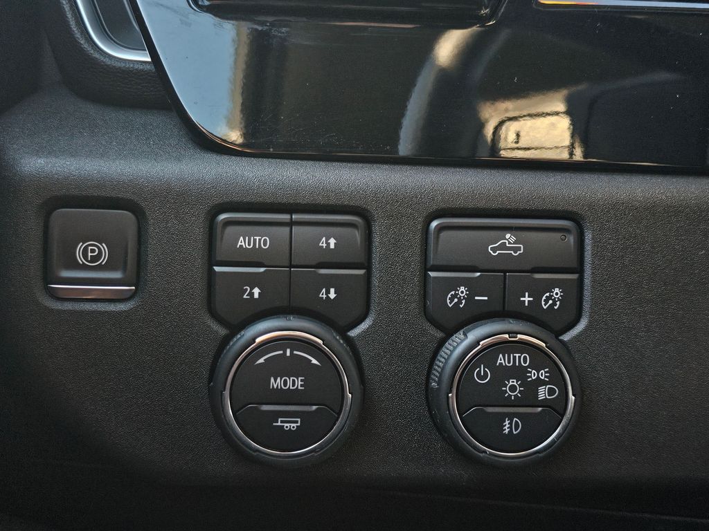 Chevrolet Silverado photo 38