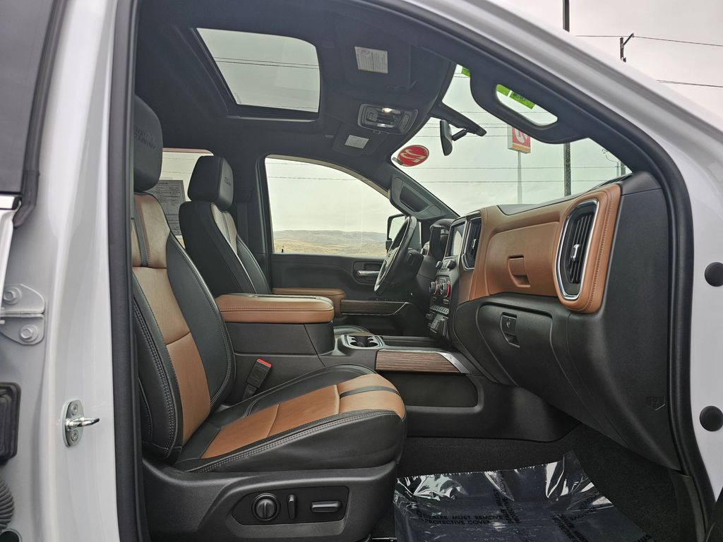Chevrolet Silverado photo 17