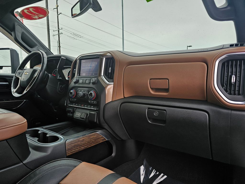 Chevrolet Silverado photo 18