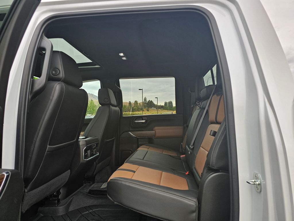 Chevrolet Silverado photo 25