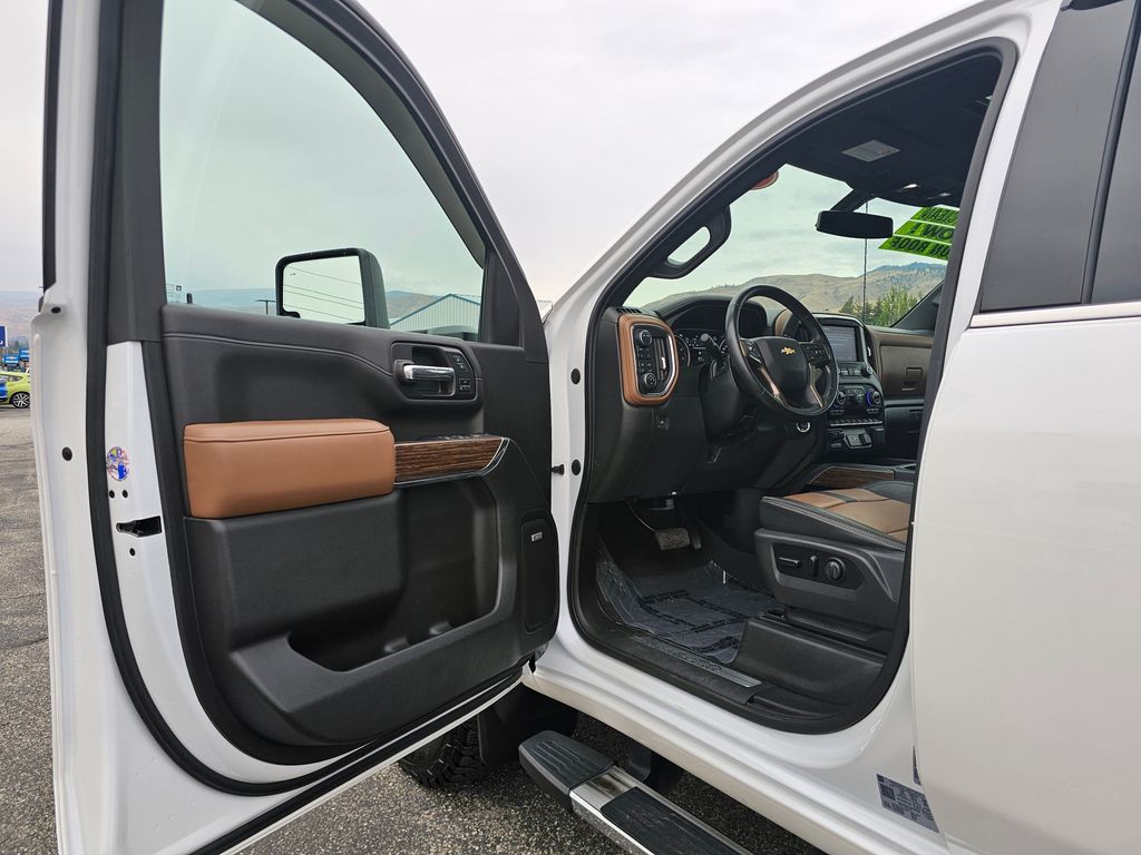 Chevrolet Silverado photo 28