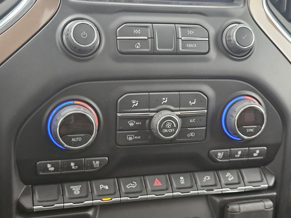 Chevrolet Silverado photo 34