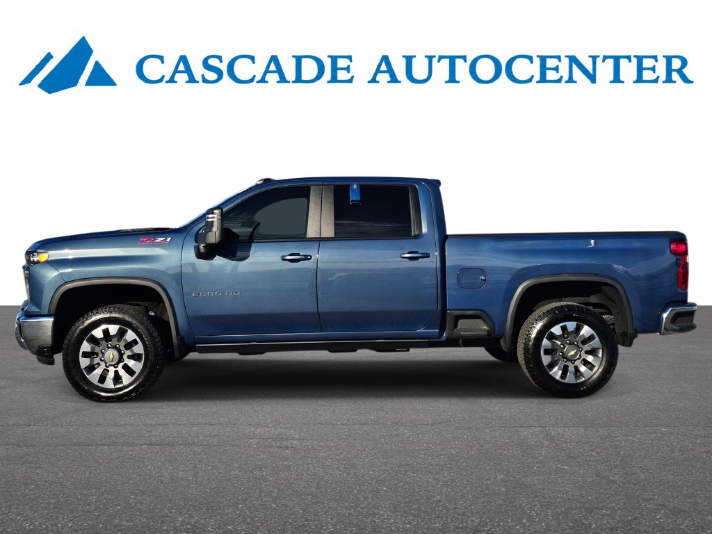 Chevrolet Silverado photo 3