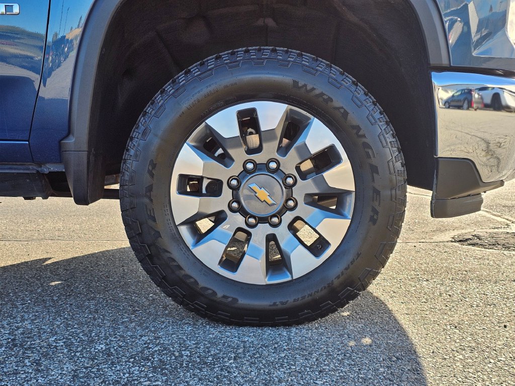 Chevrolet Silverado photo 16