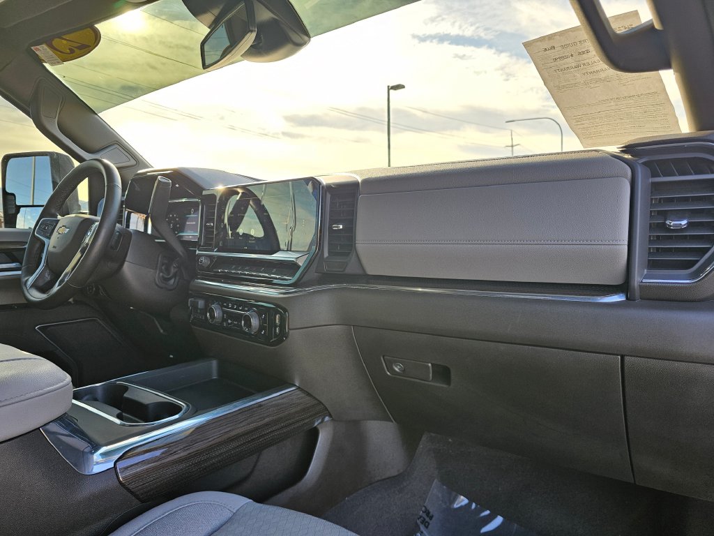 Chevrolet Silverado photo 17