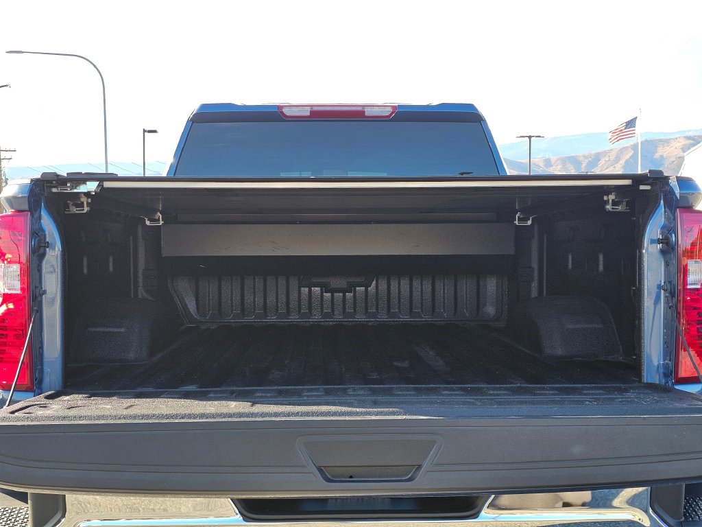 Chevrolet Silverado photo 22