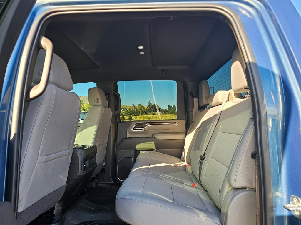 Chevrolet Silverado photo 24