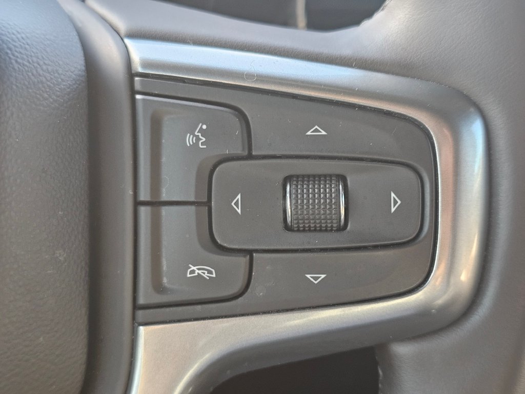 Chevrolet Silverado photo 35