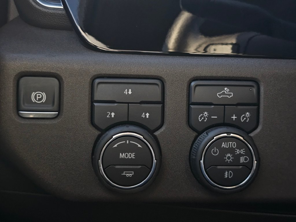 Chevrolet Silverado photo 38
