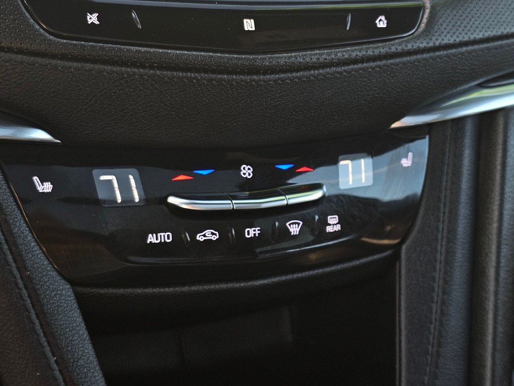 Cadillac XT5 photo 33